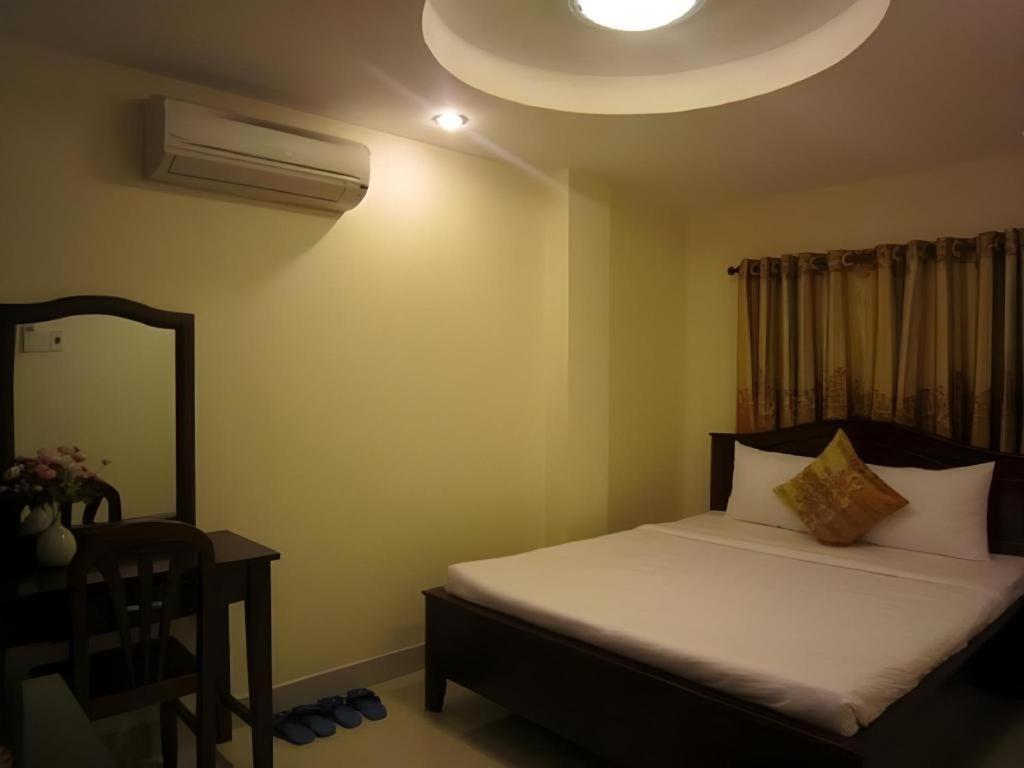 Nui Thanh Hotel Ho Chi Minh-stad Buitenkant foto