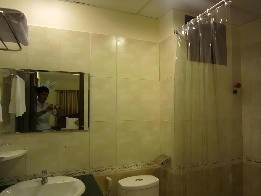 Nui Thanh Hotel Ho Chi Minh-stad Buitenkant foto
