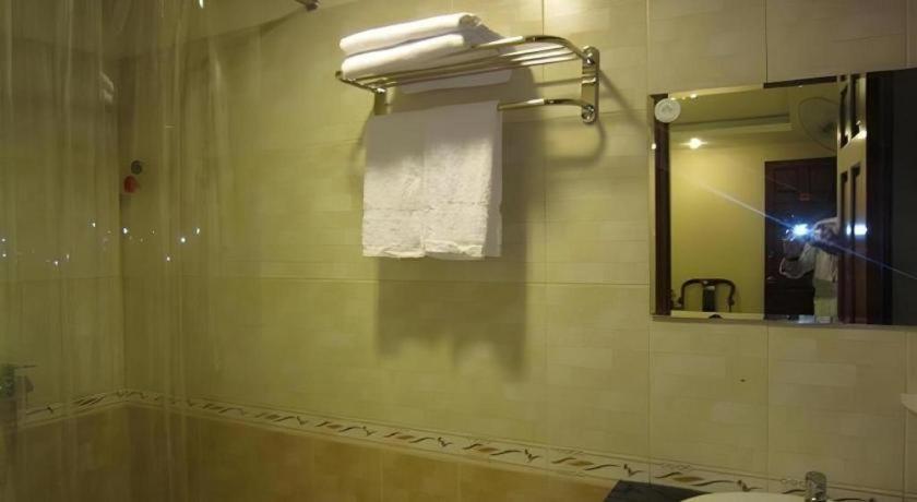 Nui Thanh Hotel Ho Chi Minh-stad Buitenkant foto