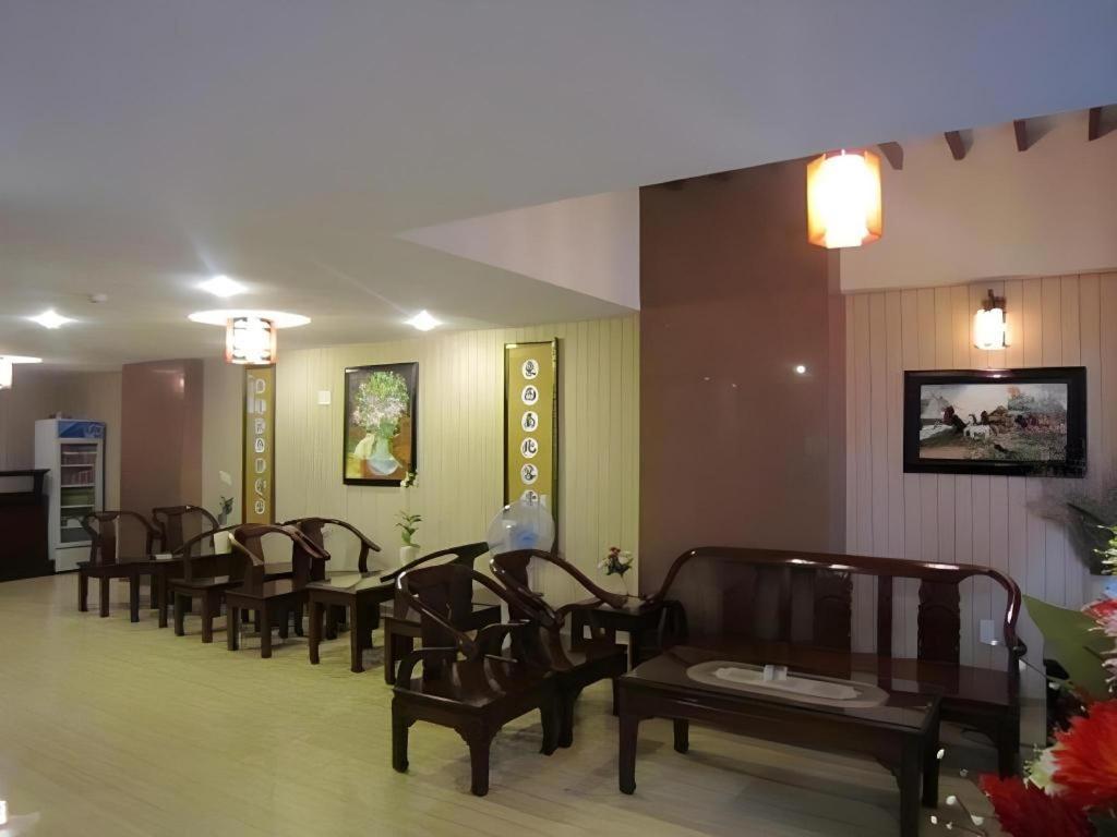 Nui Thanh Hotel Ho Chi Minh-stad Buitenkant foto
